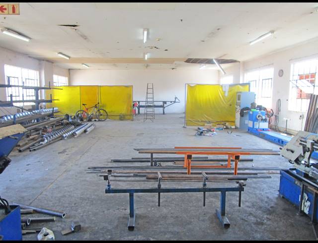 5,500M² BUILDING FOR SALE IN WALTLOO